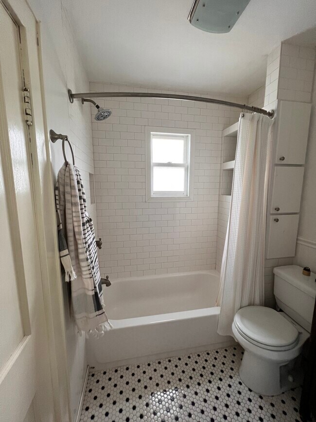 bathroom - 29 Leon St