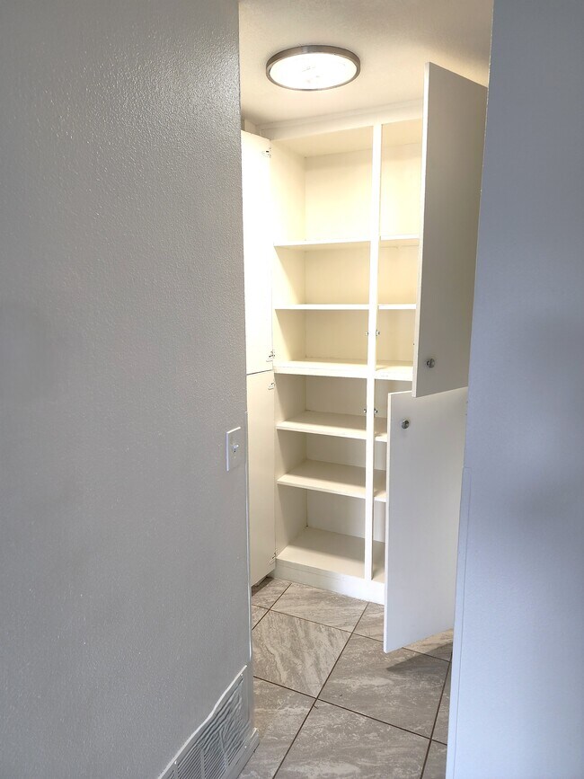 ¡Más almacenamiento adicional! - The Junipero Palm Springs