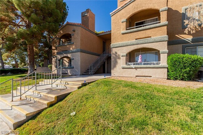 Foto del edificio - 221 Mission Catalina Ln