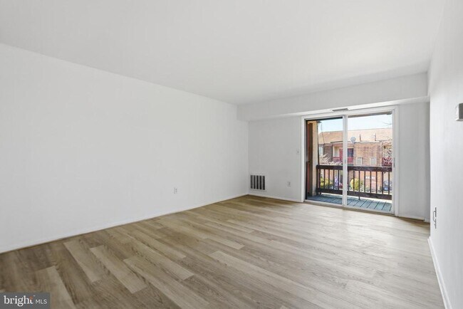 Building Photo - 1242 Liberte Ct