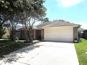 Building Photo - 18011 Featherfield Ln