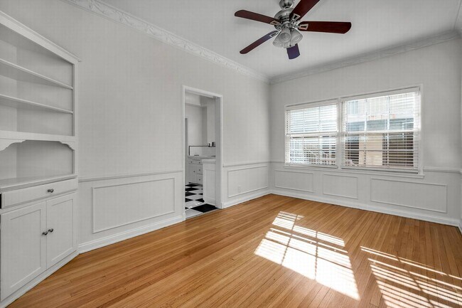 Foto del edificio - Stunning Townhome Style 2 bedroom with washer/dryer!