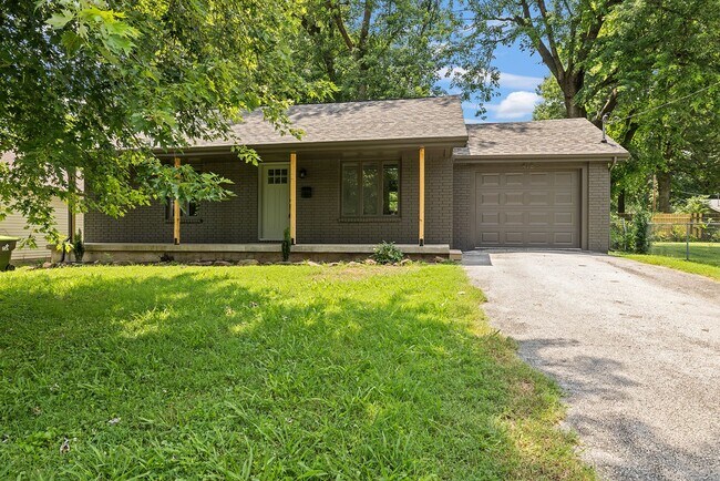 Building Photo - Charming Updated Home with 1-Car Garage, Fenced Backyard & Modern Finishes