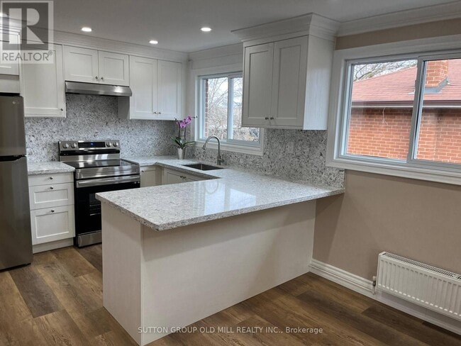 Building Photo - 38-38 Vanevery St