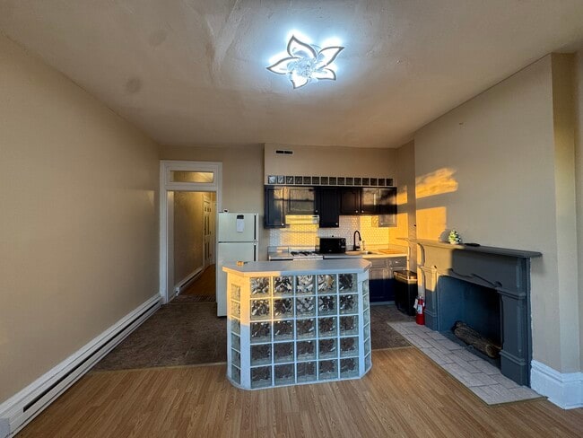 Kitchen - 1749 Crafton Blvd