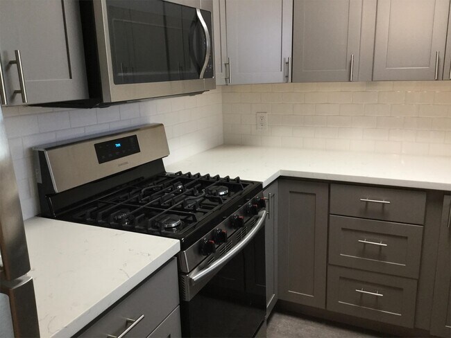 Foto del edificio - 149 Redwood Ave