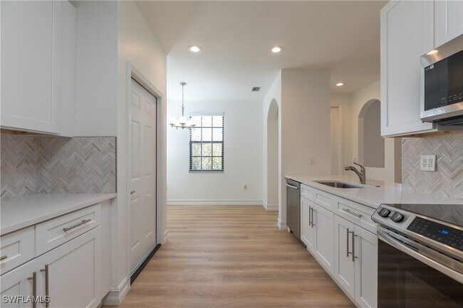 Foto del edificio - 15618 Summit Pl Cir