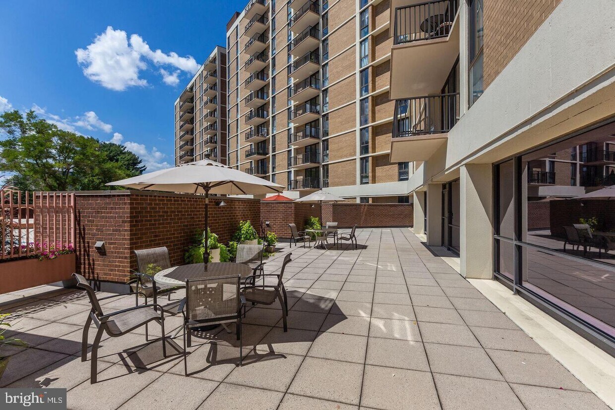 6800 Fleetwood Rd Unit 418, McLean, VA 22101 Room for Rent in McLean