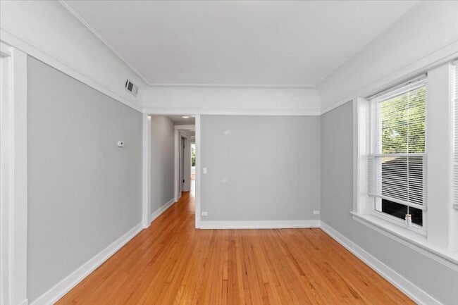 Building Photo - 2 bedroom in Chicago IL 60625