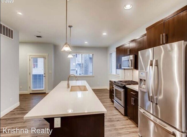 Building Photo - 4 br, 2.5 bath House - 14285 SW Burlwood St