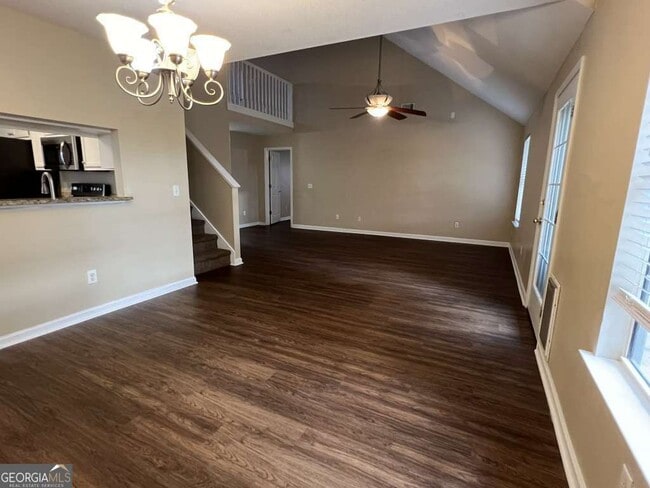 Foto del edificio - 517 Lake Jordan Blvd W