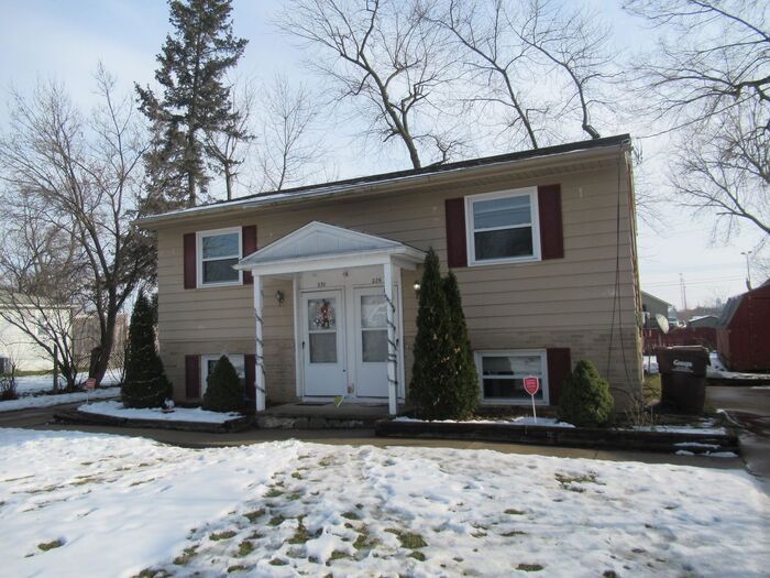 2 bedroom duplex with tons of storage House Rental in Lansing, MI