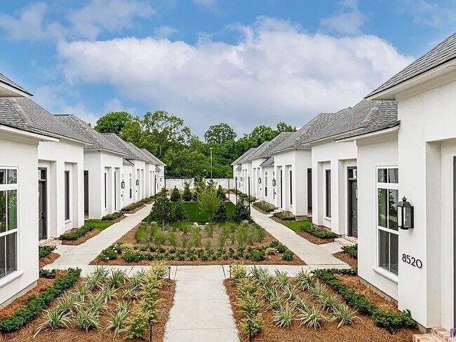 Foto del edificio - 8505 Lillian Mae Ln