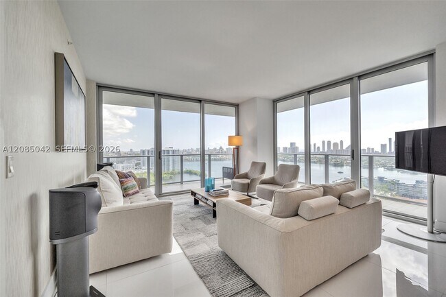Foto del edificio - 16385 Biscayne Blvd