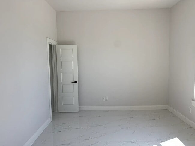 Photo - 1832 Noble Ct House