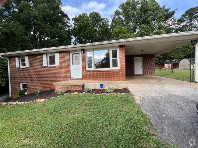 Building Photo - 112 Evergreen Rd