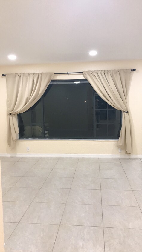 Foto principal - 3901 NW 115th Ter