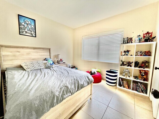 Foto del edificio - 9032 Abbott Ave