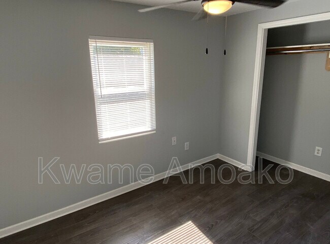Building Photo - 583 E Starr Ave