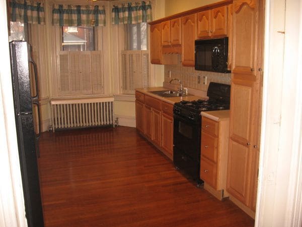 Building Photo - 304 E Broad St