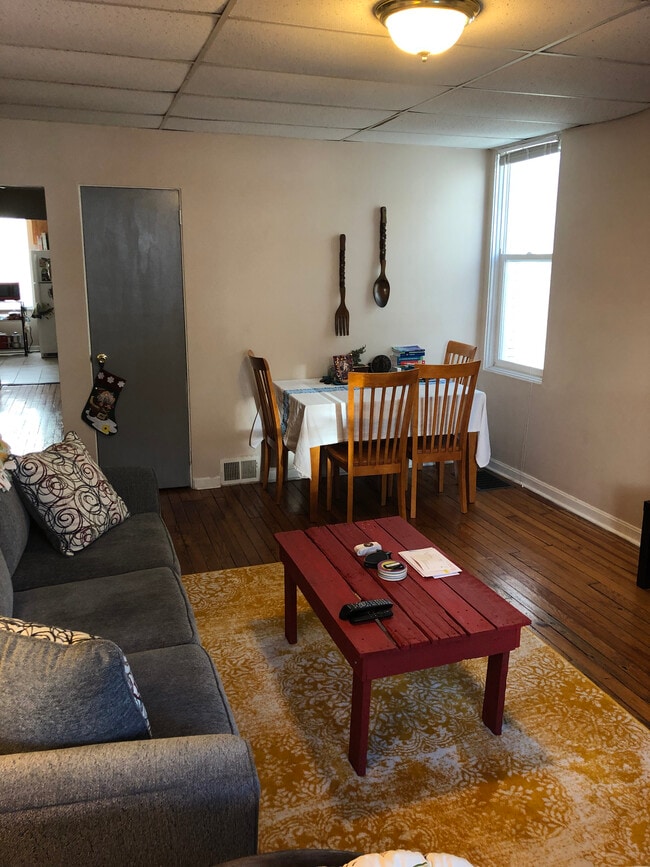 Building Photo - 113-1 Ivy St