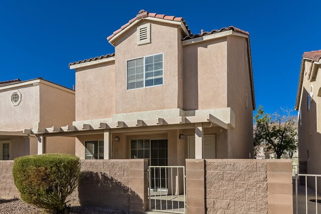 Building Photo - 5454 Dungaree St