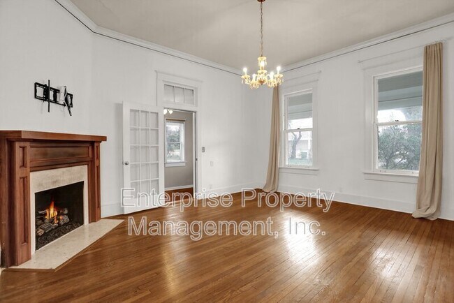 Building Photo - 528 S McLean Blvd