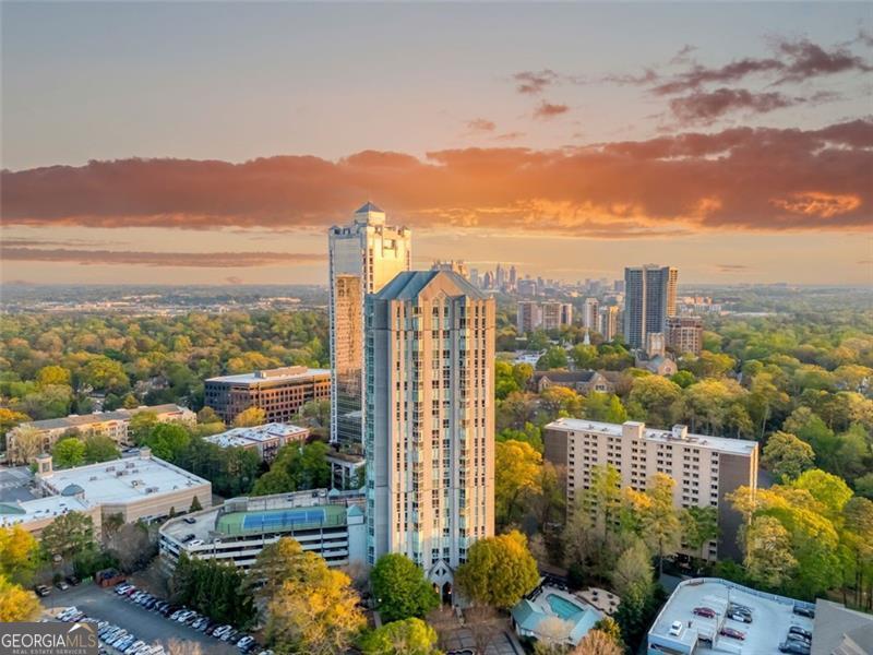 Foto principal - 2870 Pharr Ct S Northwest