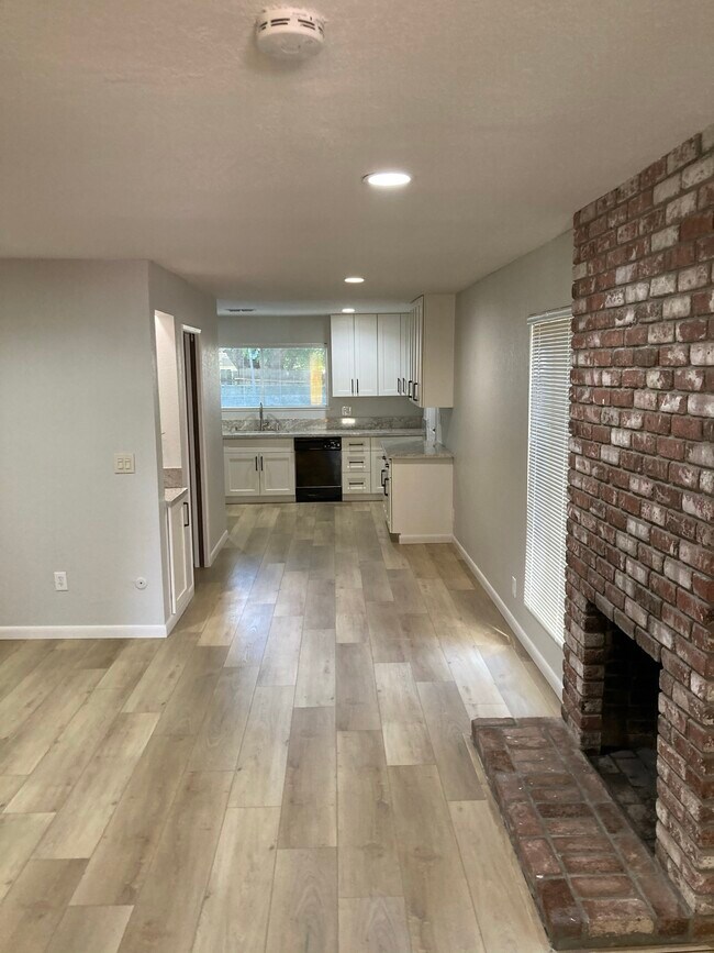 Living room - 2526 I St