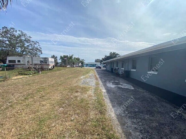 Building Photo - 5515 Cheyenne Dr