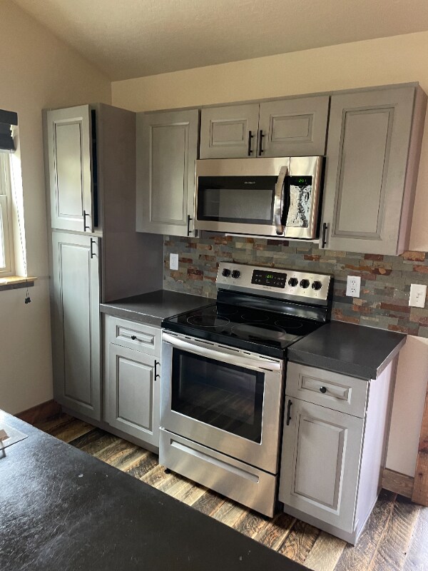 Foto del edificio - 6244-6243 Three Needles Ln