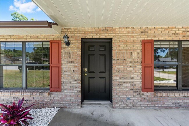 Building Photo - 6057 SE 39th Ave