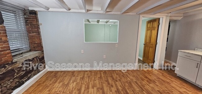 Building Photo - 2-4 Decatur Street - 112 Intervale