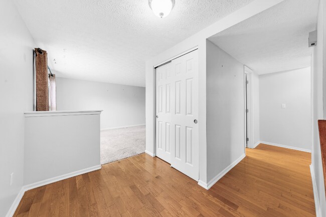 Foto del edificio - 8214 Priestley Dr