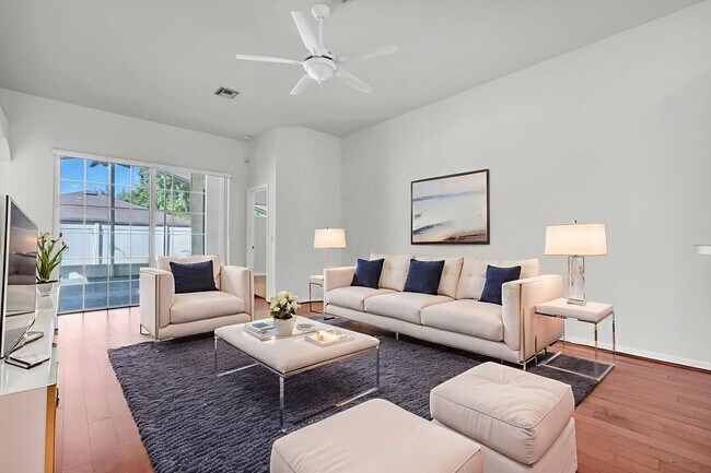 Foto del edificio - Large Spacious 4 bedroom 2 bath