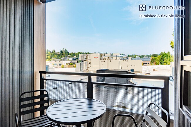 Foto del edificio - 4609 Union Bay Pl NE