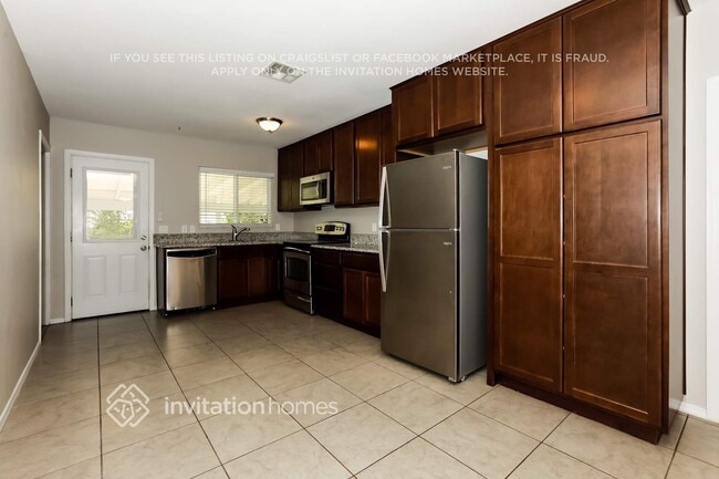 Building Photo - 132 S Olive