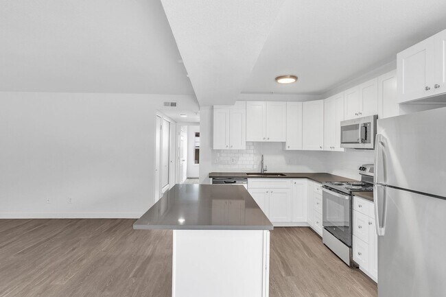 Building Photo - Currently getting renovated three-bedroom ...