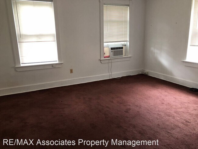 Foto del edificio - 3 br, 1 bath House - 32 Prospect Avenue