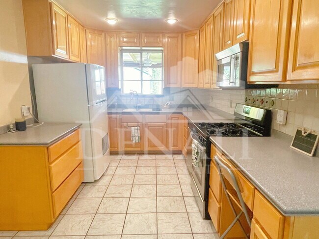 Foto del edificio - 1526 E Cedar St