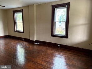 Building Photo - 59 S Park Ave