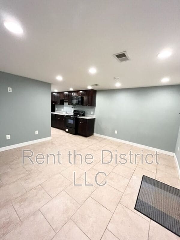 Foto del edificio - 421 Newton Pl NW