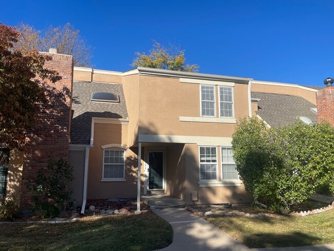 Spacious 4-Bedroom Home with Finished Base... - Spacious 4-Bedroom Home with Finished Base...