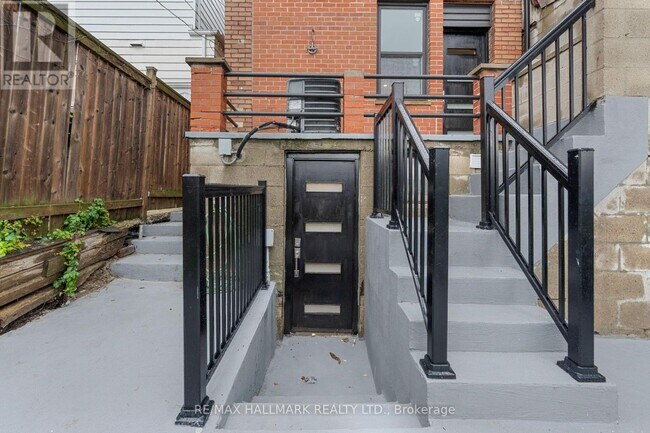 Photo du bâtiment - 211 Gilbert Ave