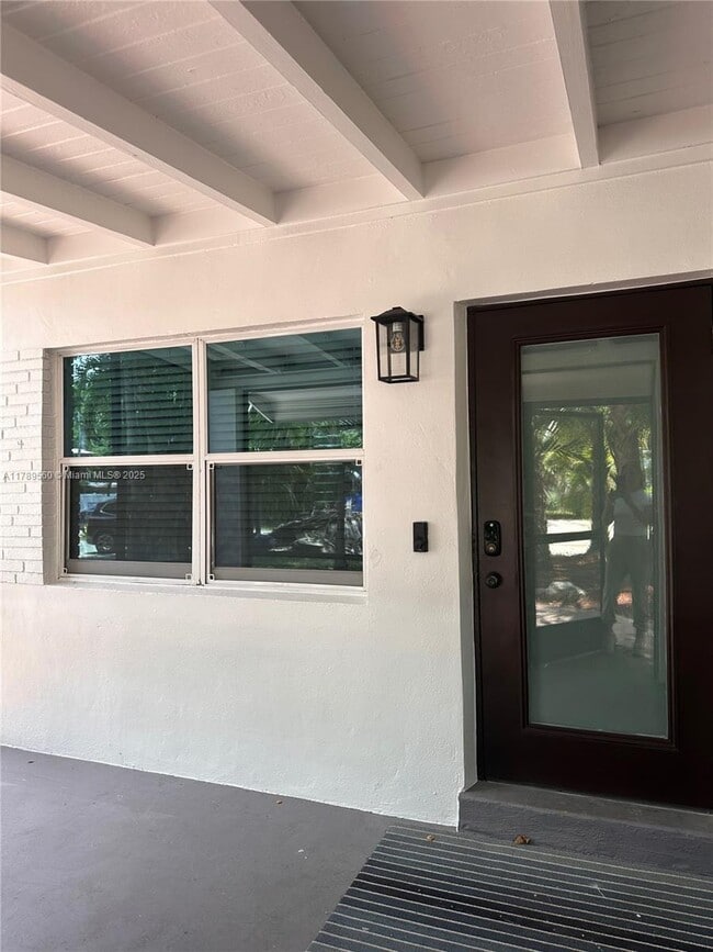 Building Photo - 1733 SW 13th St