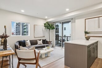 2 BD 1 BA - 776sf - Onix Hollywood