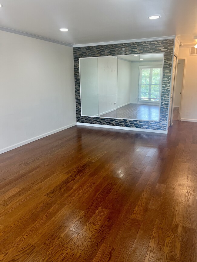 Building Photo - 3012 Oxon Run Ct