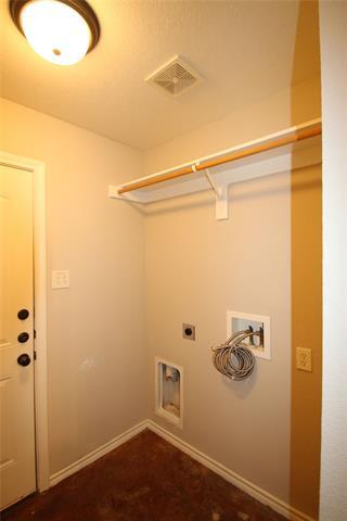 Foto del edificio - 8024 W Elizabeth Ln