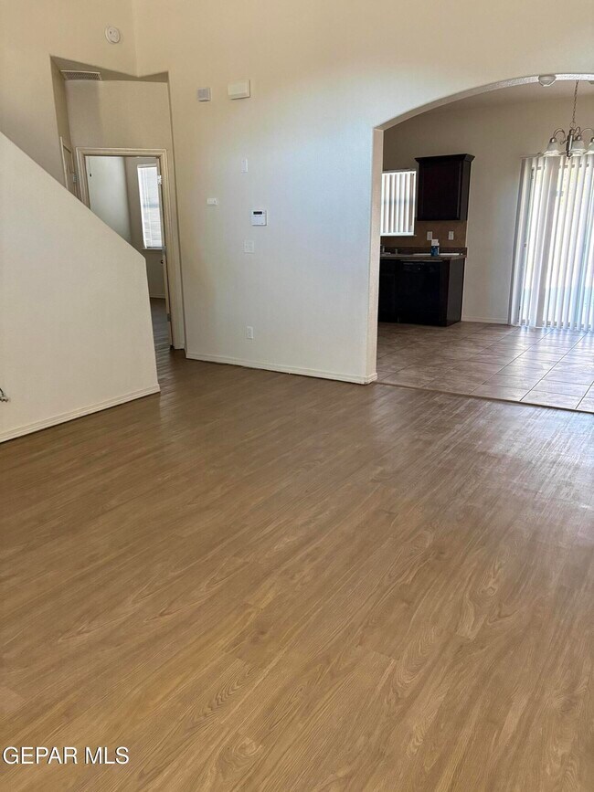 Building Photo - 5017 Lone Cactus Ct