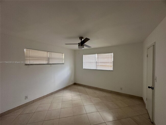 Foto del edificio - 3530 NW 116th Terrace